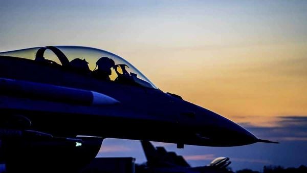 Представитель ВС Украины сообщил об уменьшении срока обучения полетам на F-16