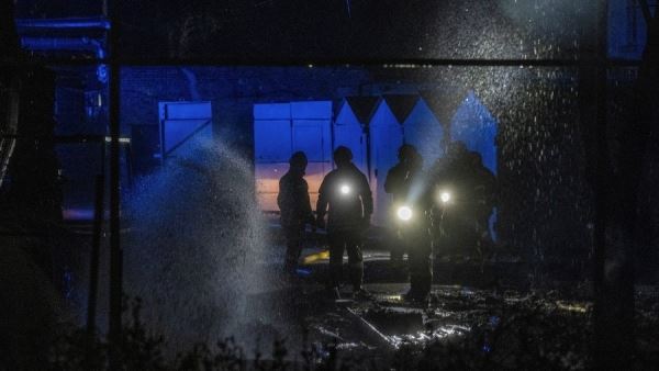 В Киеве после взрывов поврежден резервуар с топливом